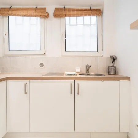 Cozy In Lively Neighborhood 3p *