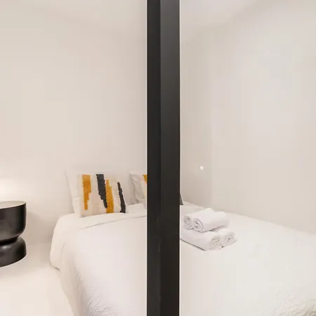 Cozy In Lively Neighborhood 3p