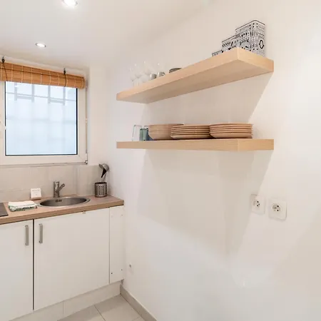 Cozy In Lively Neighborhood 3p *